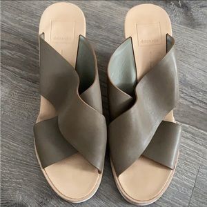 Dolce Vita Sandals Platform Size 7 Olive Green